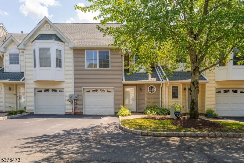 27 Angela Way, Berkeley Heights Twp., NJ 07922