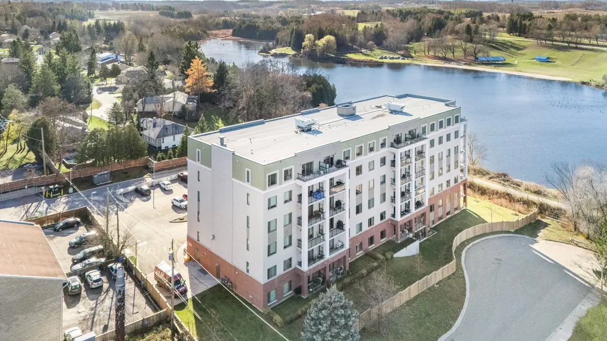 New Tecumseth, ON L0G 1W0,64 Queen ST S #107