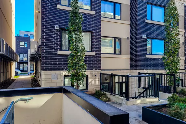 Burlington, ON L7T 0C3,1127 Cooke BLVD #510