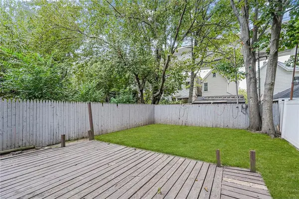 Staten  Island, NY 10301,162 John ST