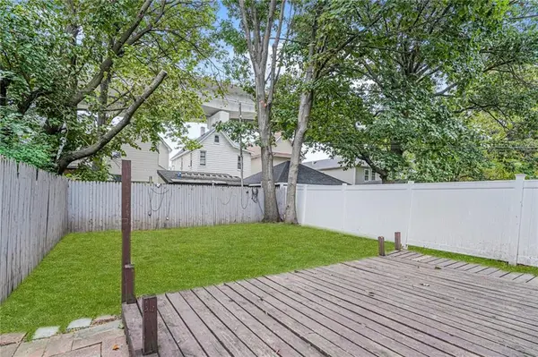 Staten  Island, NY 10301,162 John ST