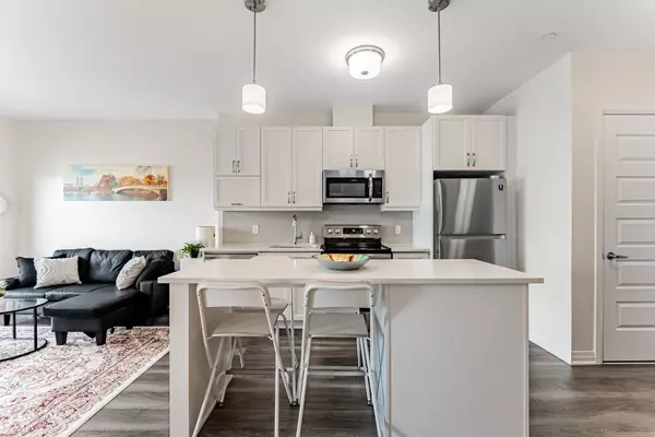 Oakville, ON L6H 0X2,102 Grovewood Common #531