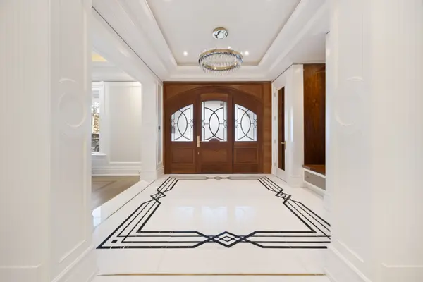 Toronto C12, ON M2L 1E6,100 Bayview RDG