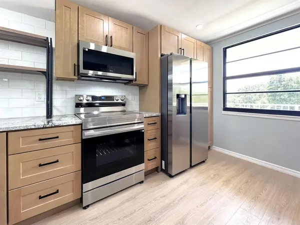 West Palm Beach, FL 33409,3525 Village Blvd #305