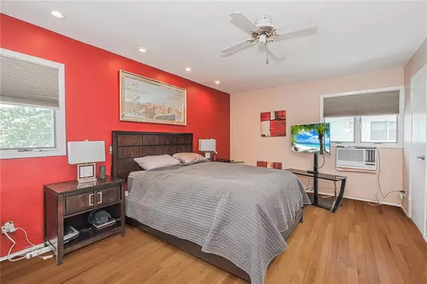 Brooklyn, NY 11234,1438 East 70th ST