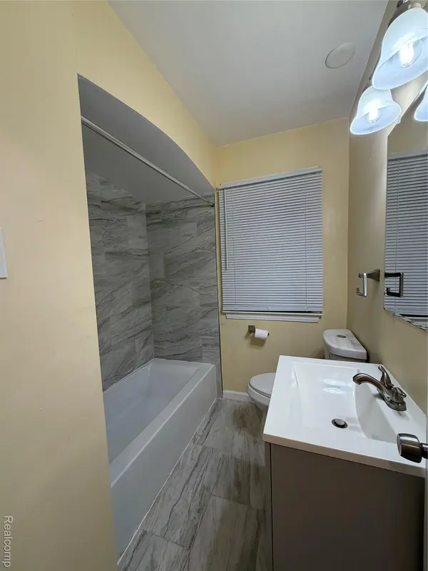 Inkster, MI 48141,776 John Daly ST