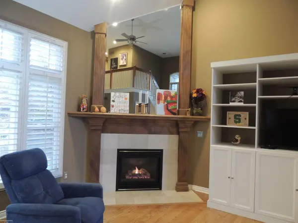 Macomb, MI 48042,16200 Thames LN