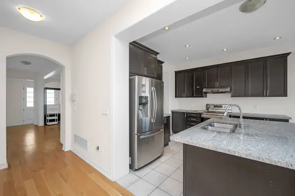 Hamilton, ON L9K 0H7,8 Dougherty CT