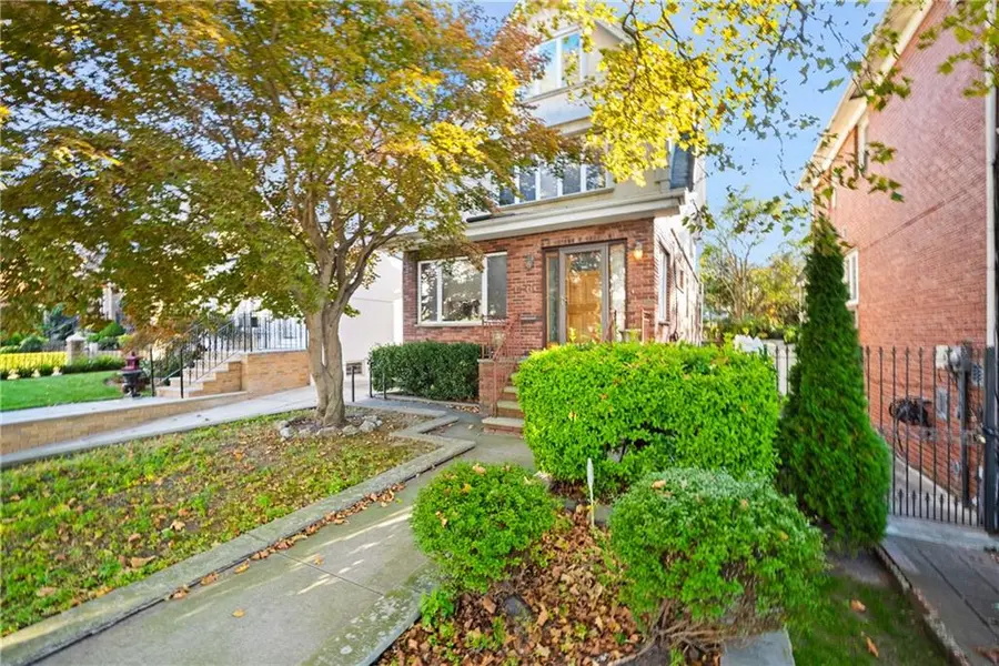 1040 84th ST, Brooklyn, NY 11228