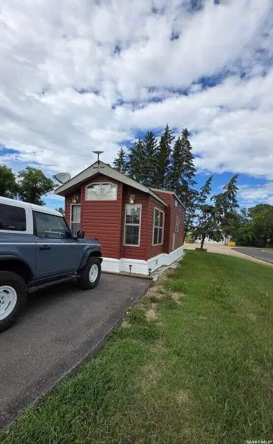 301 Railway STREET, Paradise Hill, SK S0M 2G0