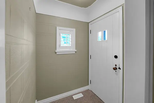 Niagara Falls, ON L2J 1Z6,6616 Riall ST