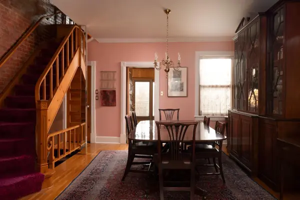 Toronto C02, ON M5R 1W9,169 MacPherson AVE