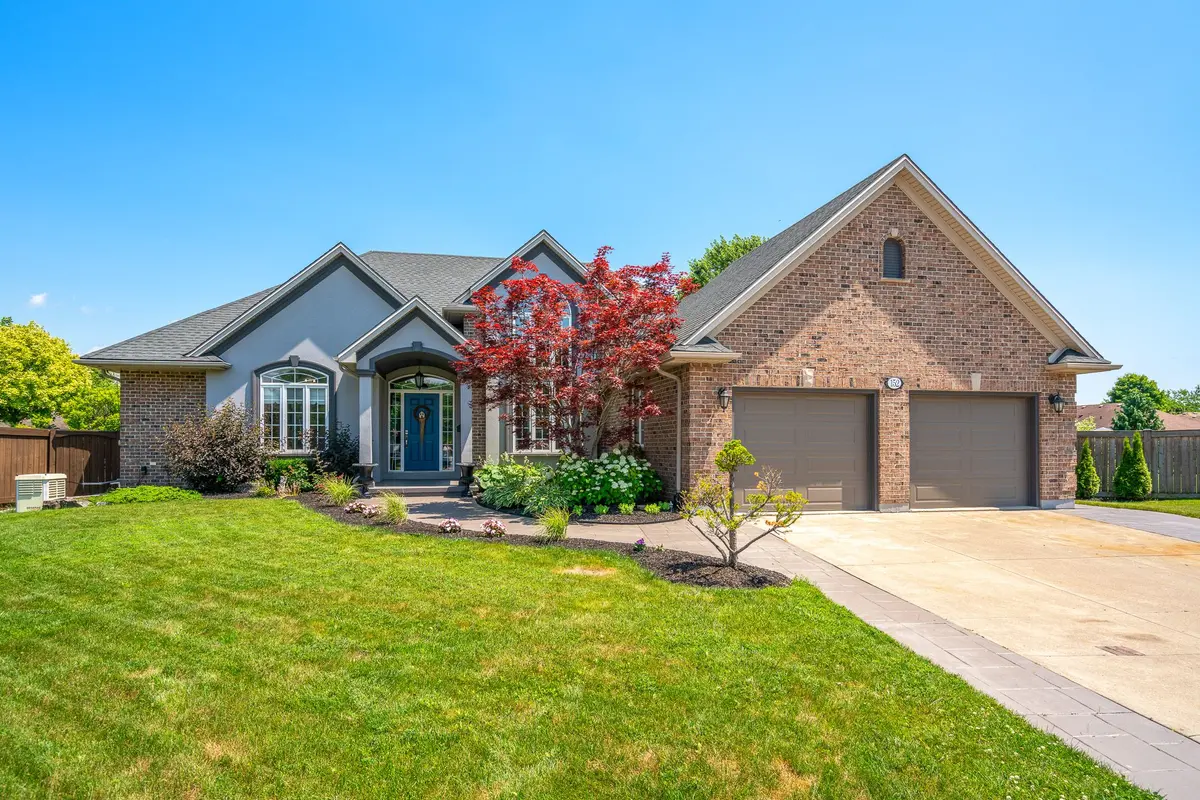 Welland, ON L3C 7C4,152 Redwood CT