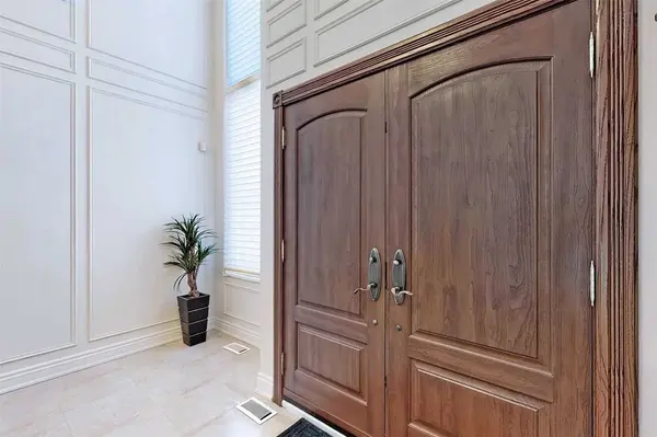 Vaughan, ON L4J 5N8,45 Pinewood DR #Main & 2nd