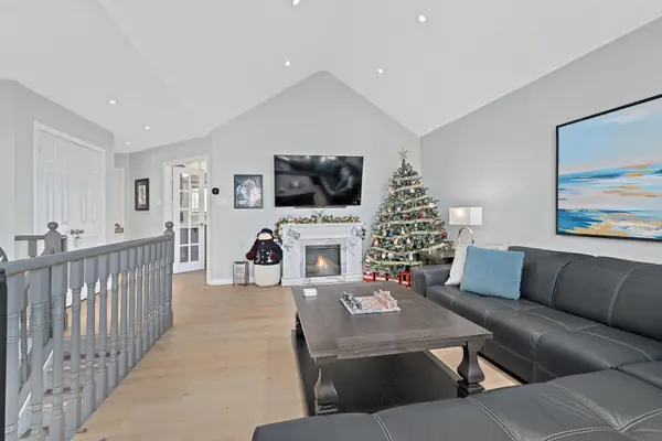 Halton Hills, ON L7G 5N7,2 Janet CT