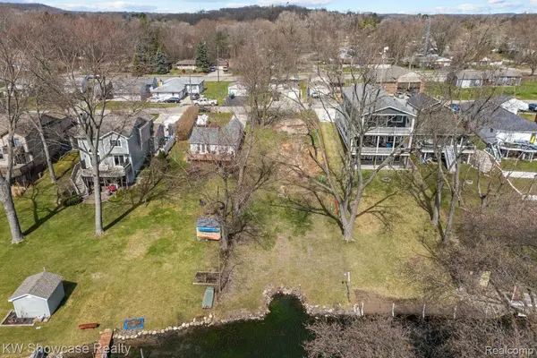 Waterford, MI 48329,6625 LANMAN DR