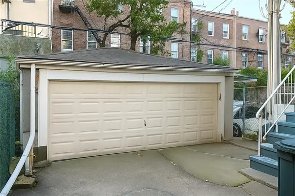 Brooklyn, NY 11218,420 Stratford RD