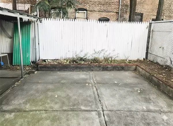 Brooklyn, NY 11218,420 Stratford RD