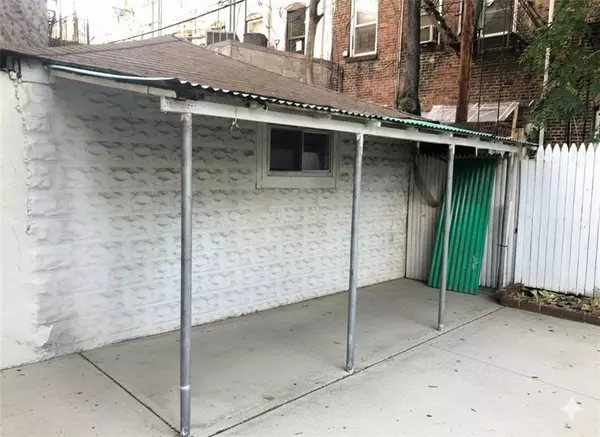 Brooklyn, NY 11218,420 Stratford RD