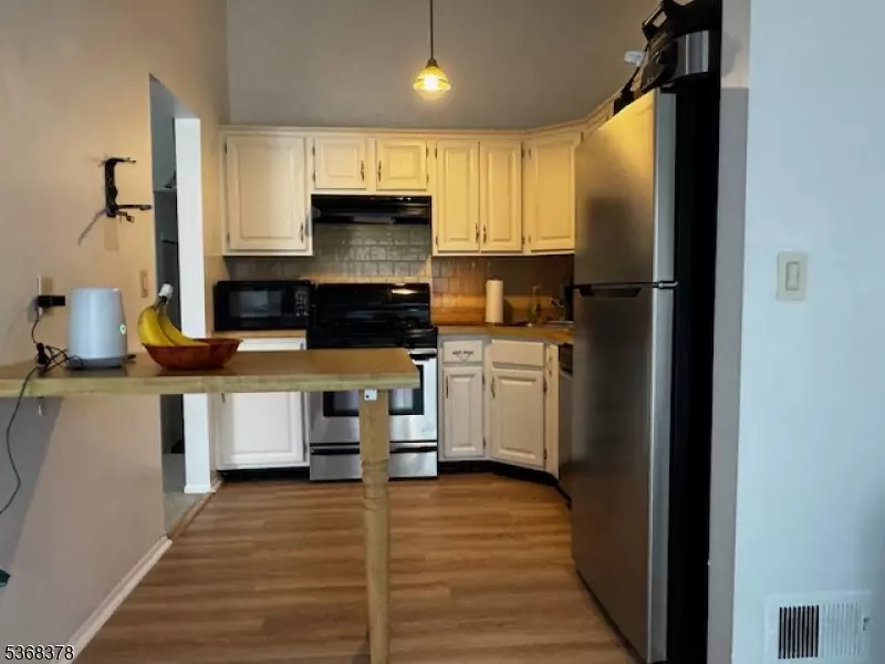 Glen Gardner Boro, NJ 08826,410 Spruce Hills Dr