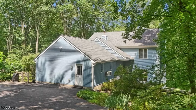 Glen Gardner Boro, NJ 08826,528 Brian Dean Dr