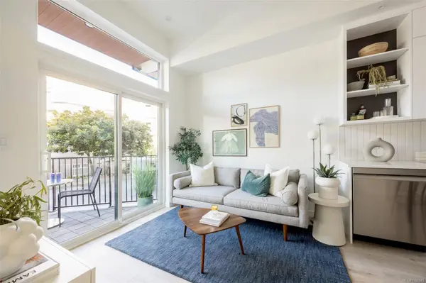 Esquimalt, BC V9A 2A4,1075 Tillicum Rd #201