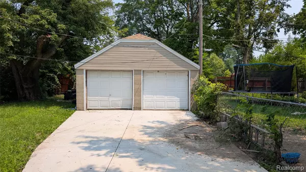 Detroit, MI 48228,9034 Brace ST