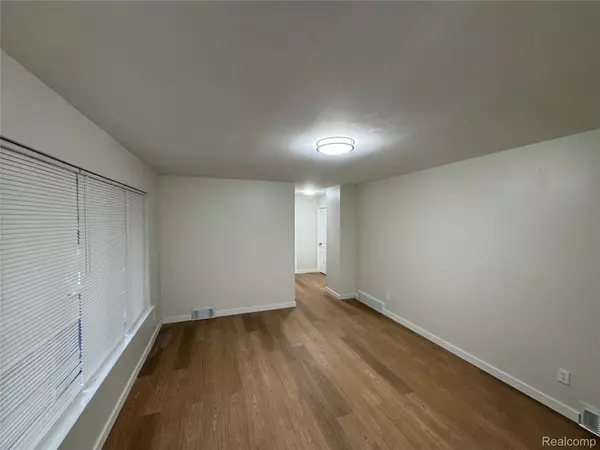 Westland, MI 48185,7352 Haller ST