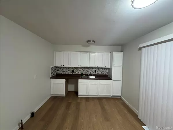 Westland, MI 48185,7352 Haller ST