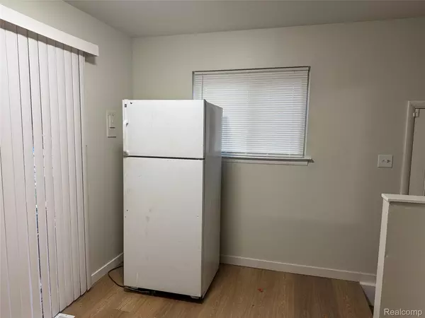 Westland, MI 48185,7352 Haller ST