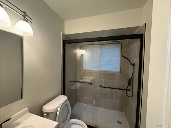 Westland, MI 48185,7352 Haller ST