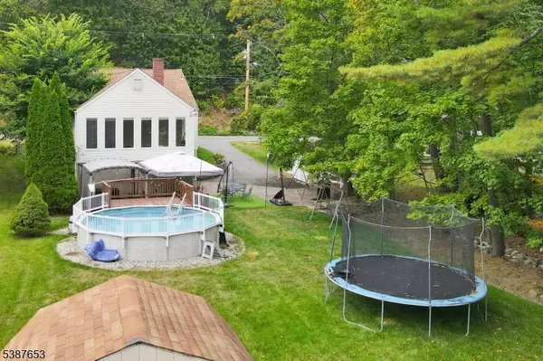 60 W End Ave, Newton Town, NJ 07860