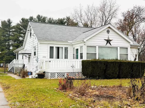 1396 S Graham RD, Flint, MI 48532