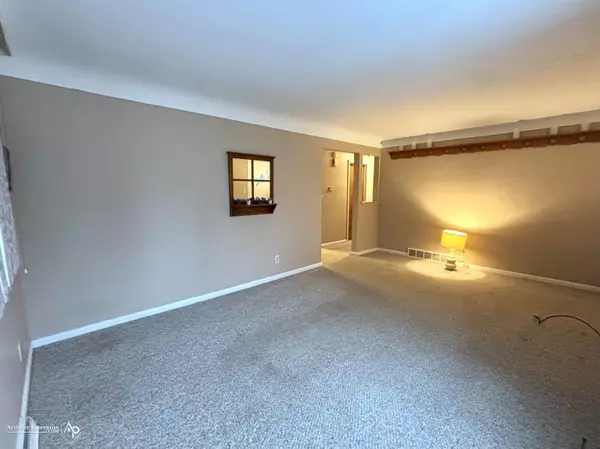 Flint, MI 48532,1396 S Graham RD