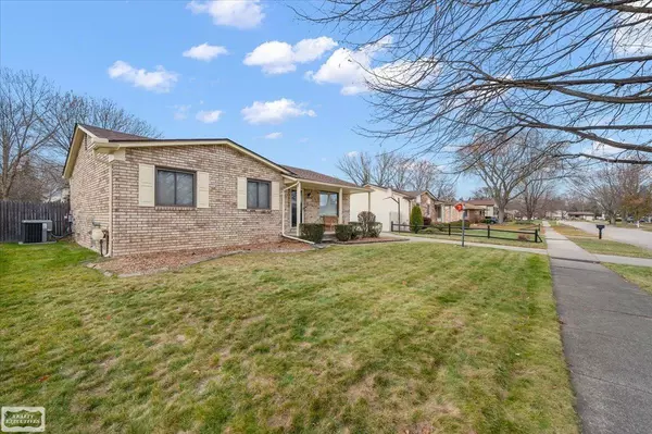 Clinton Township, MI 48038,39719 Rita DR