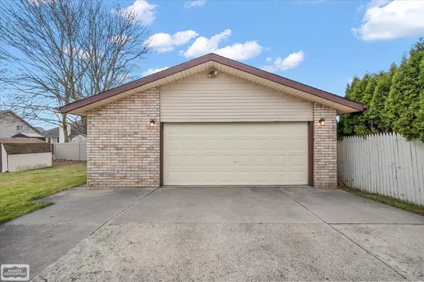 Clinton Township, MI 48038,39719 Rita DR