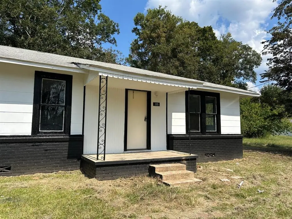 Elkhart, TX 75839,205 Gammage Street