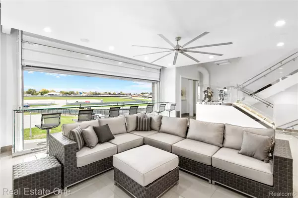 Pontiac, MI 48341,142 Pit LN