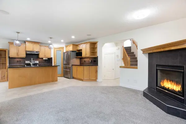 Calgary, AB T2Z 0K1,373 Brightonstone GN SE