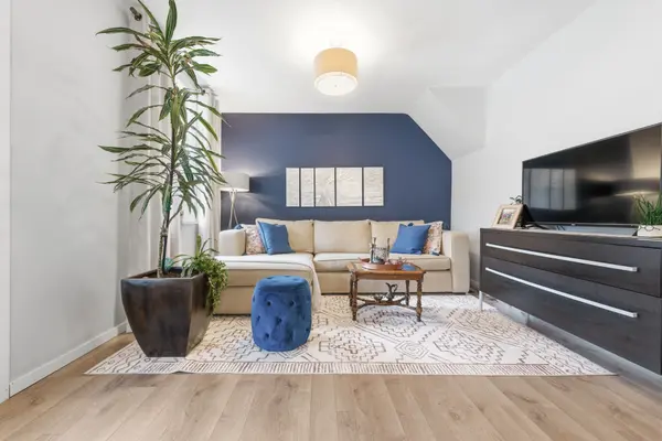 Renfrew, ON K7V 3S9,162 Hincks AVE W