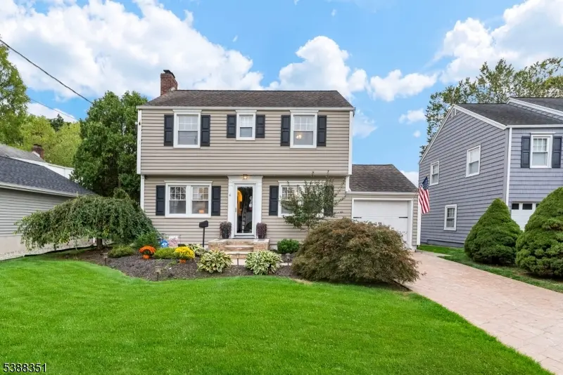 Clifton City, NJ 07013,11 Greendale Rd