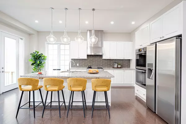 Aurora, ON L4G 3J1,19 Match Point CT