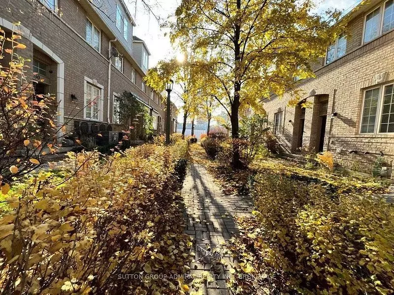 23 Observatory LN #29, Richmond Hill, ON L4C 0M7