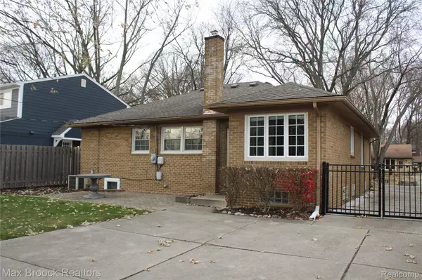 Birmingham, MI 48009,2100 Derby RD