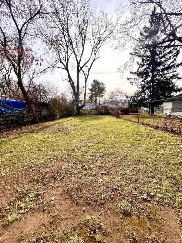 Pontiac, MI 48340,235 W Rutgers AVE