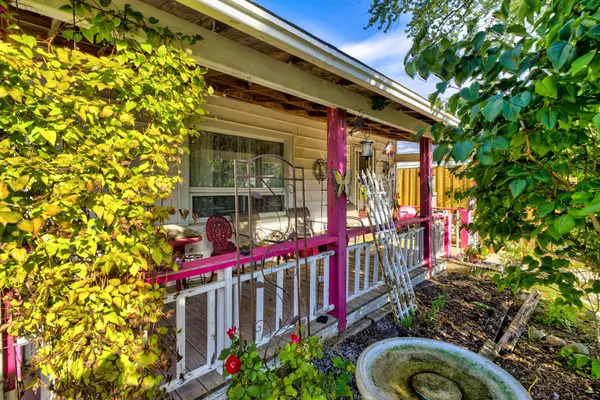 Brantford, ON N3S 2V2,38 Sanderson ST