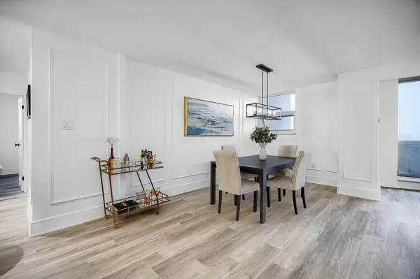 Toronto W08, ON M9C 4V9,299 Mill RD #PH3