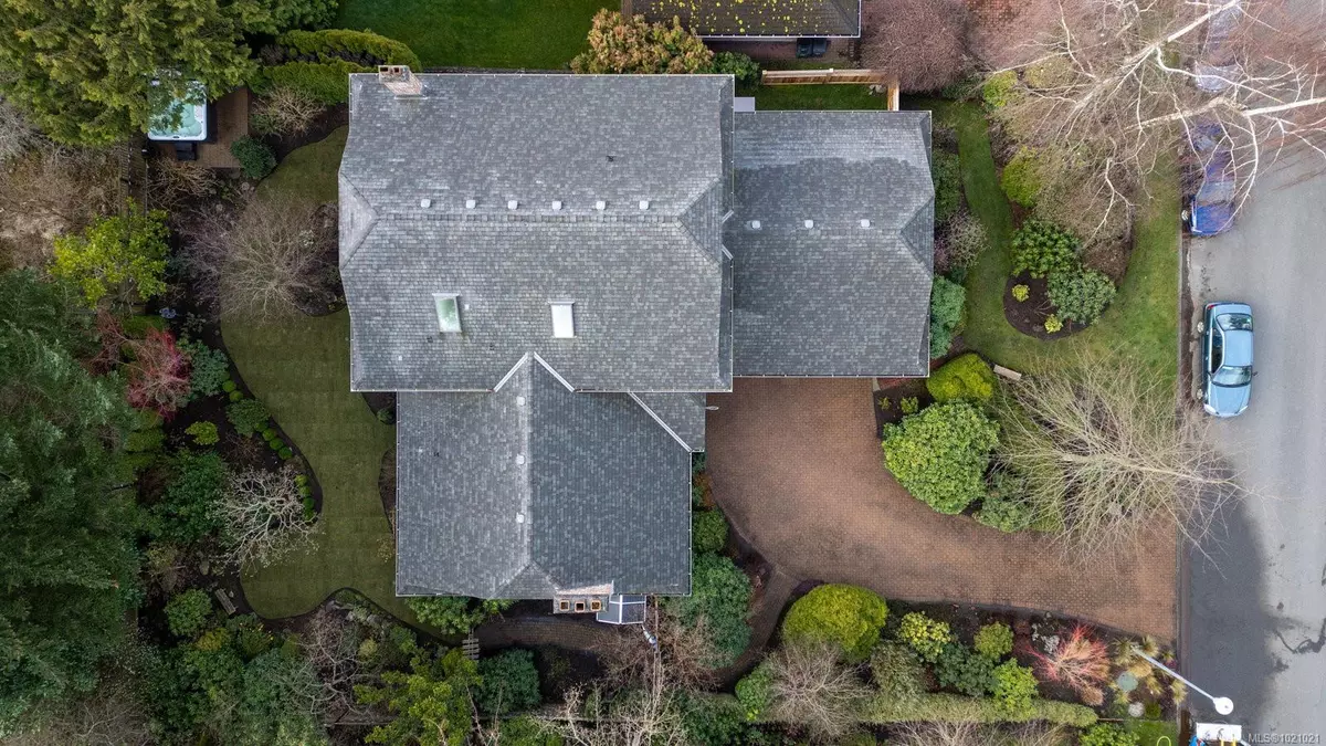 Saanich, BC V8N 6E2,3913 Gibson Crt