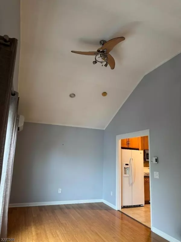 Lyndhurst Twp., NJ 07071,205 Valley Brook Ave #1