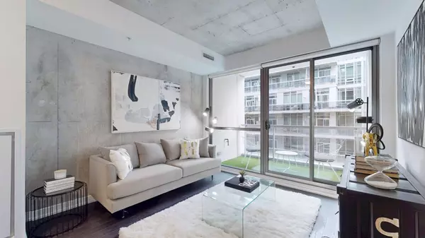 Toronto C01, ON M5V 0M8,39 Brant ST W #518